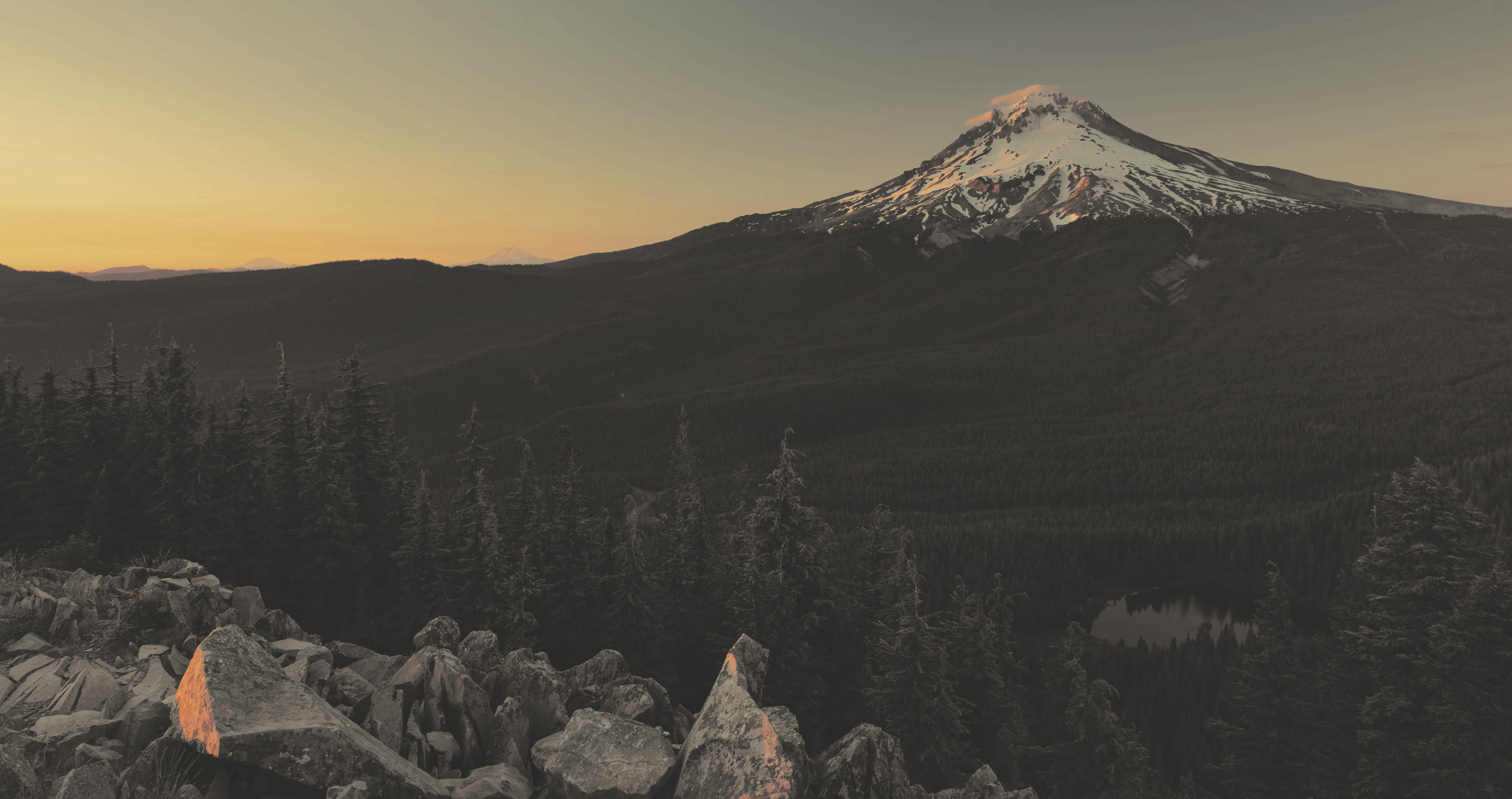 /tlc/gruvbox-wallpapers/src/branch/main/dark/wallhaven-p9m2qm.jpg